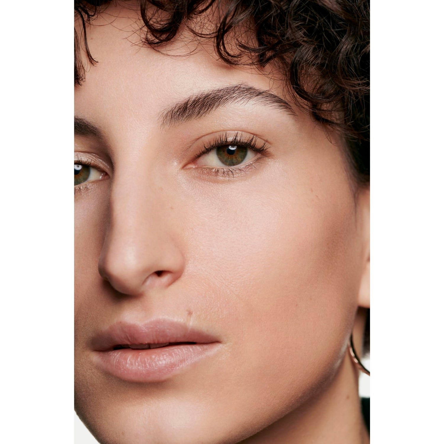 LES BEIGES BASE DE MAQUILLAJE. EFECTO SALUDABLE NATURAL HIDRATANTE